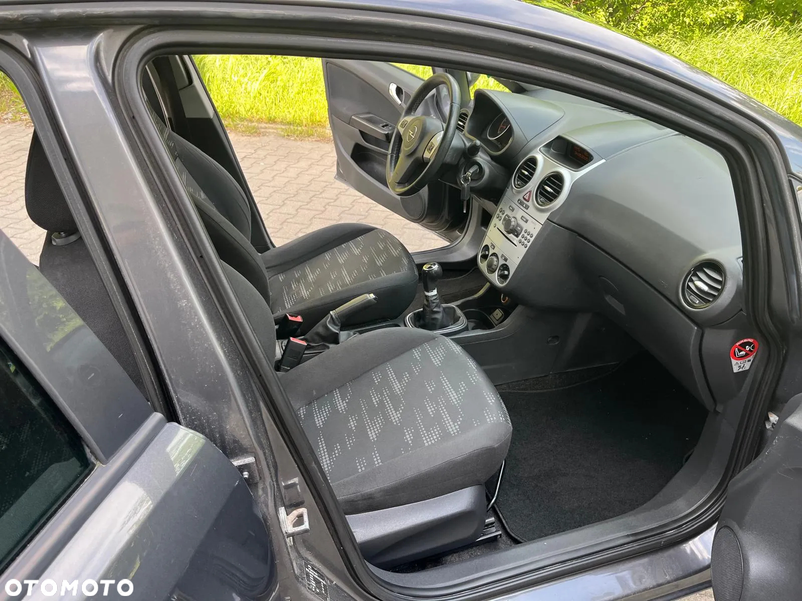Opel Corsa 1.4 16V Color Edition - 15