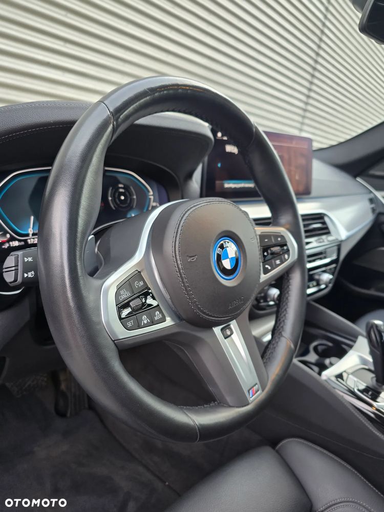 BMW Seria 5 530e Luxury Line sport - 21