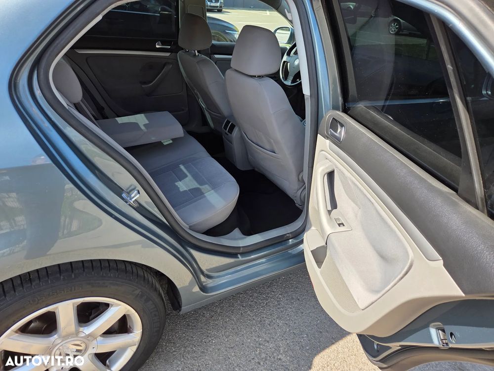 Volkswagen Jetta - 15