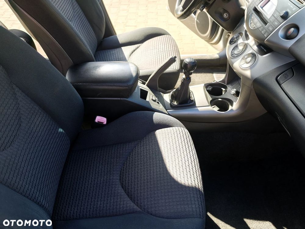 Toyota RAV4 2.2 D-4D Luna - 13