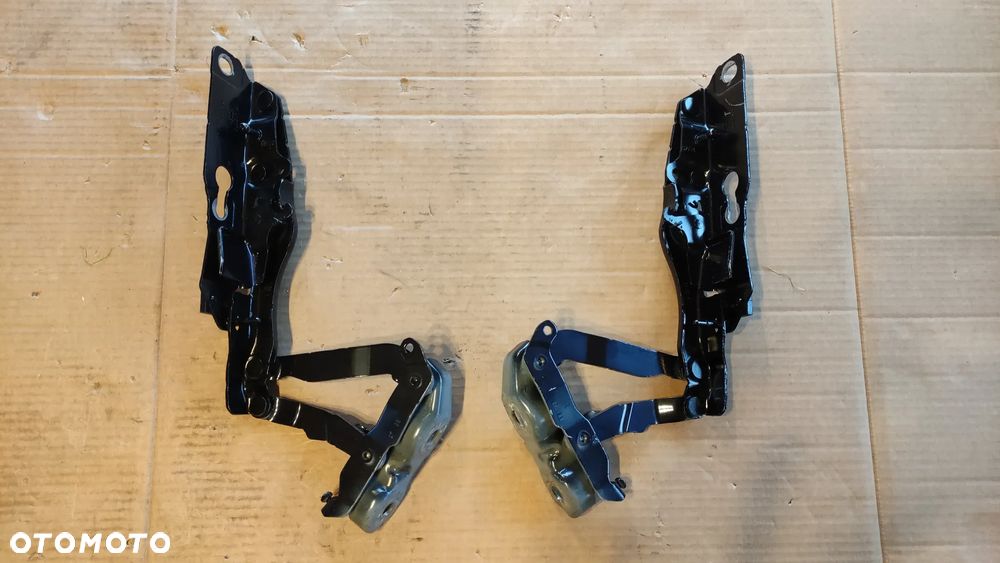 Zawiasy maski Volvo 32277085 32277086 komplet