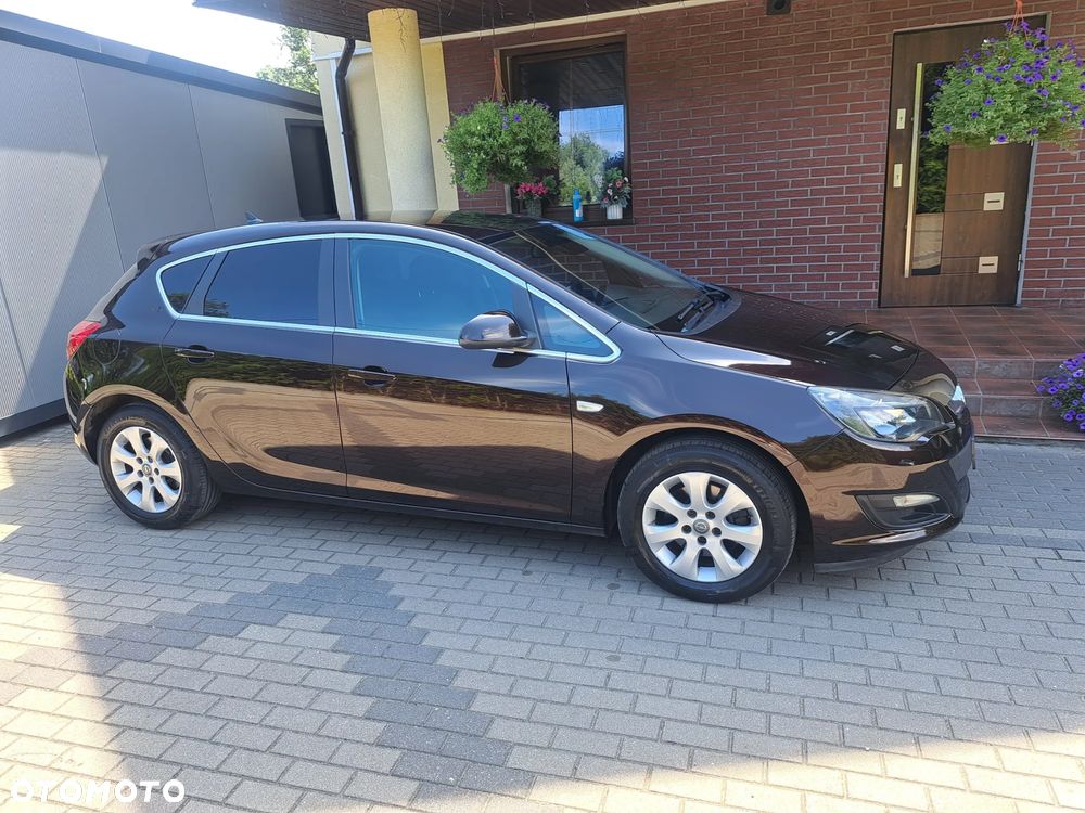 Opel Astra 1.4 T Enjoy - 2