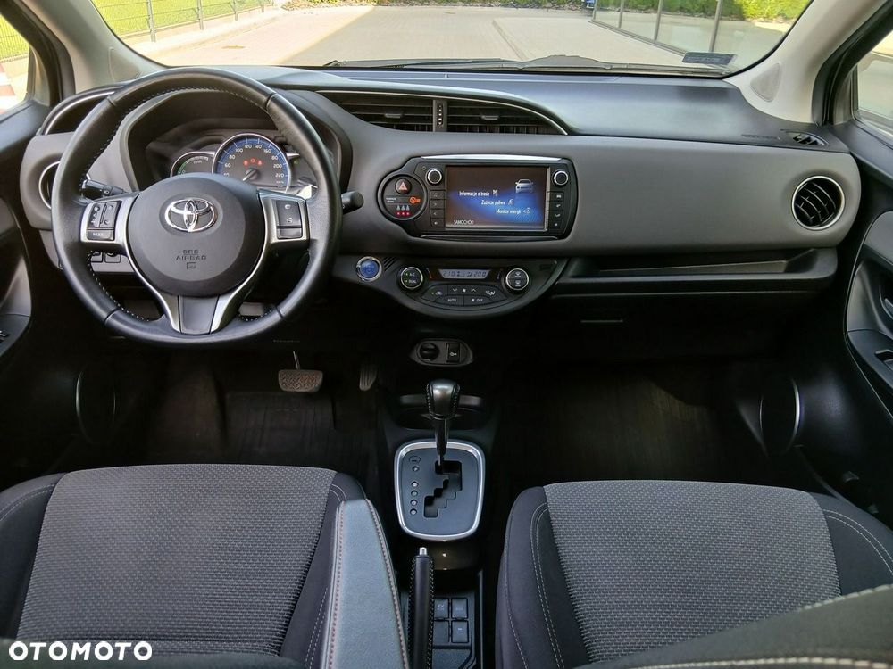 Toyota Yaris Hybrid 100 Premium EU6 - 18