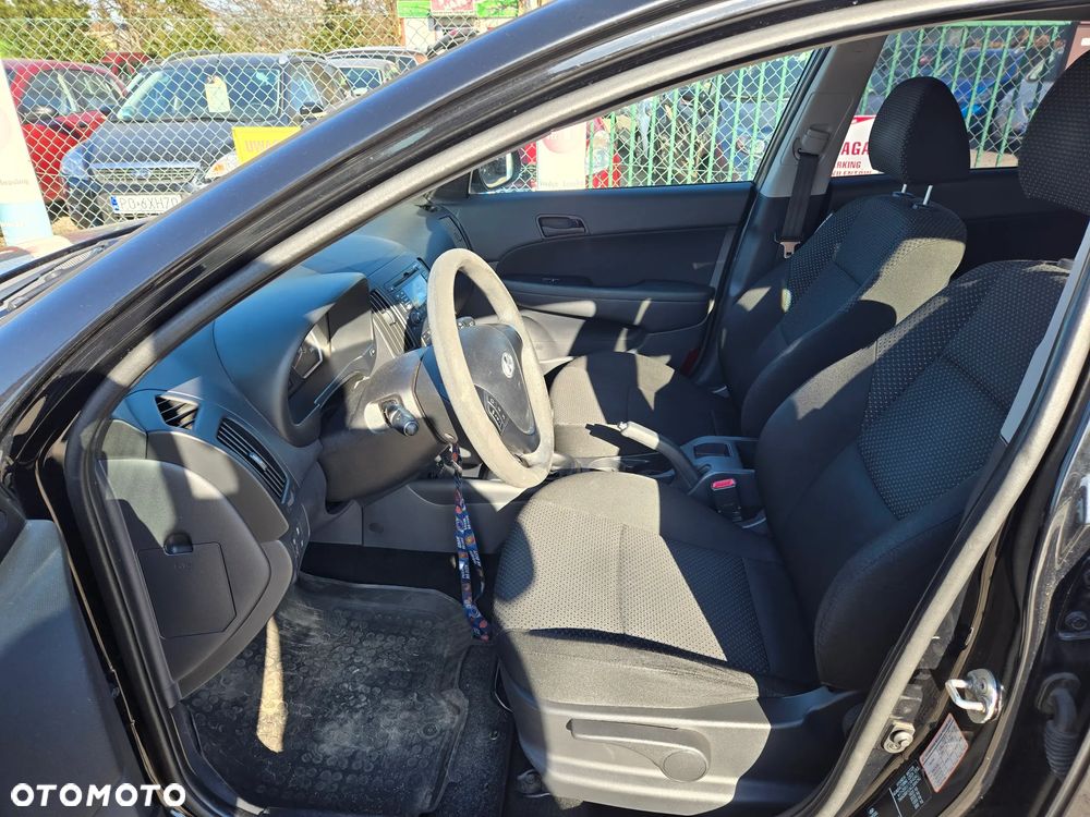 Hyundai i30 i30cw 1.4 blue Comfort - 14