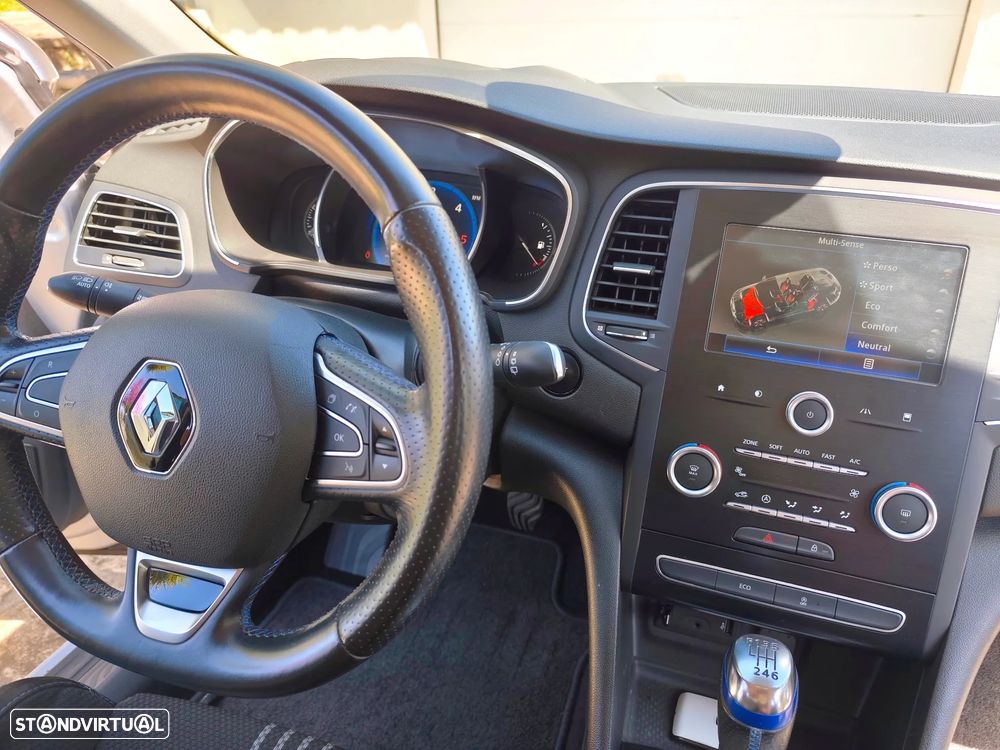 Renault Mégane Sport Tourer 1.5 dCi GT Line - 32