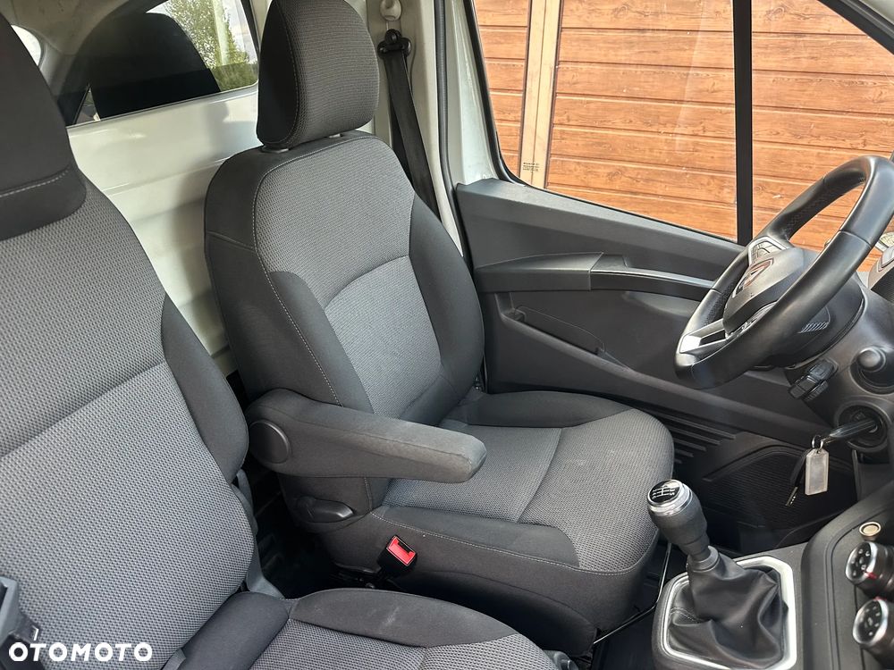 Renault Trafic 2.0 Dci 130KM Lift - 18