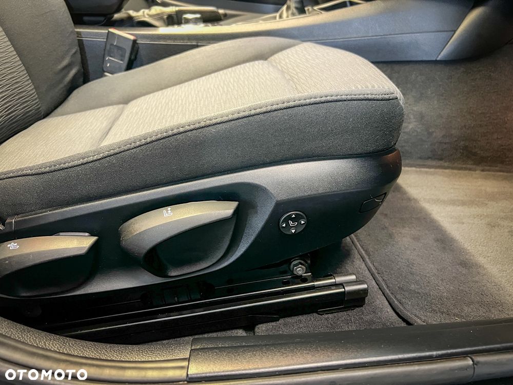 BMW Seria 1 116d - 29