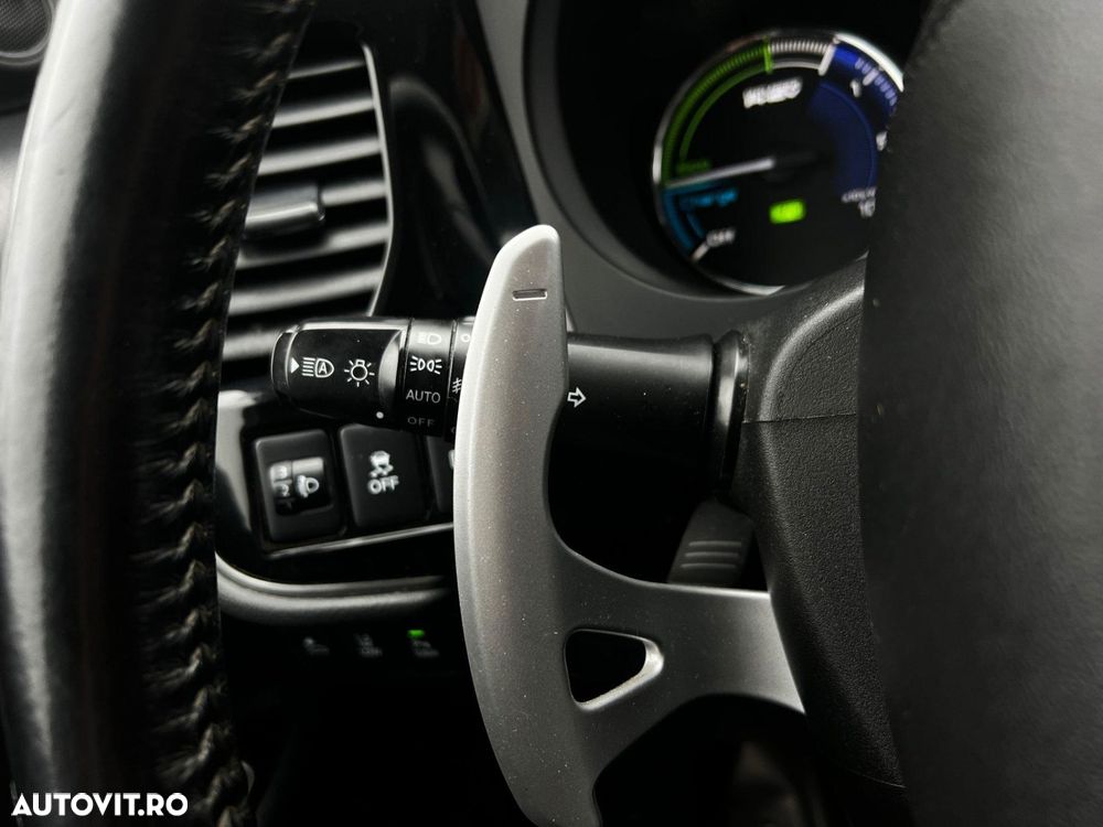 Mitsubishi Outlander - 20