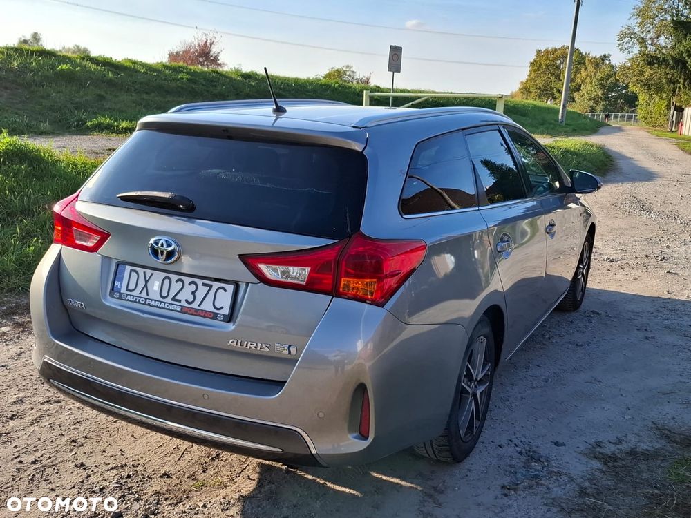 Toyota Auris 2015 photo 3