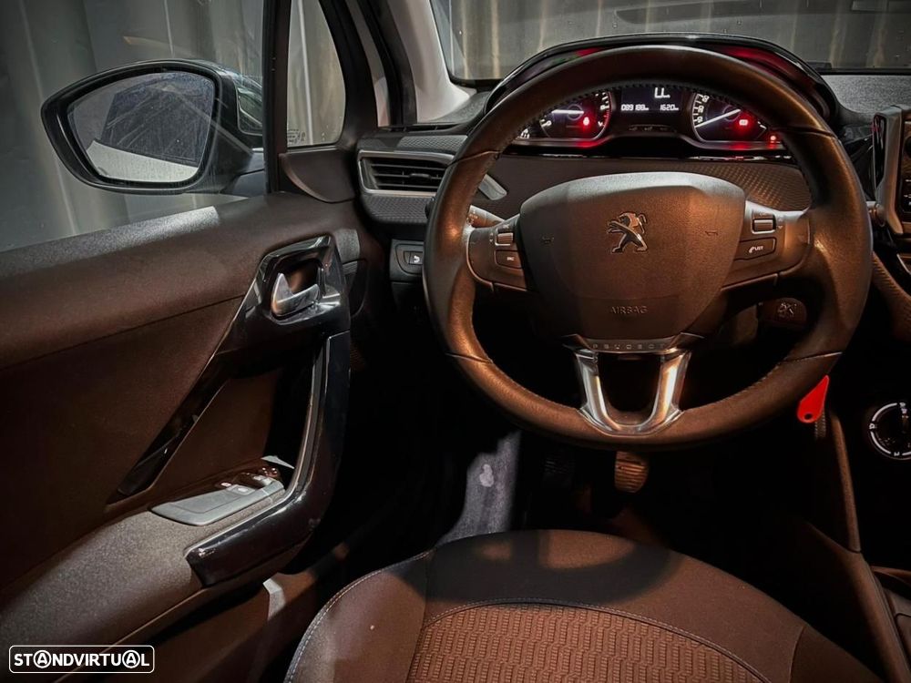 Peugeot 208 1.2 PureTech Style - 14