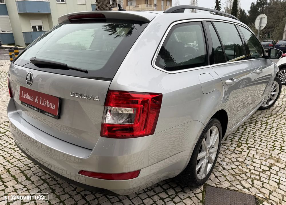 Skoda Octavia Break 1.6 TDi Sportline - 3