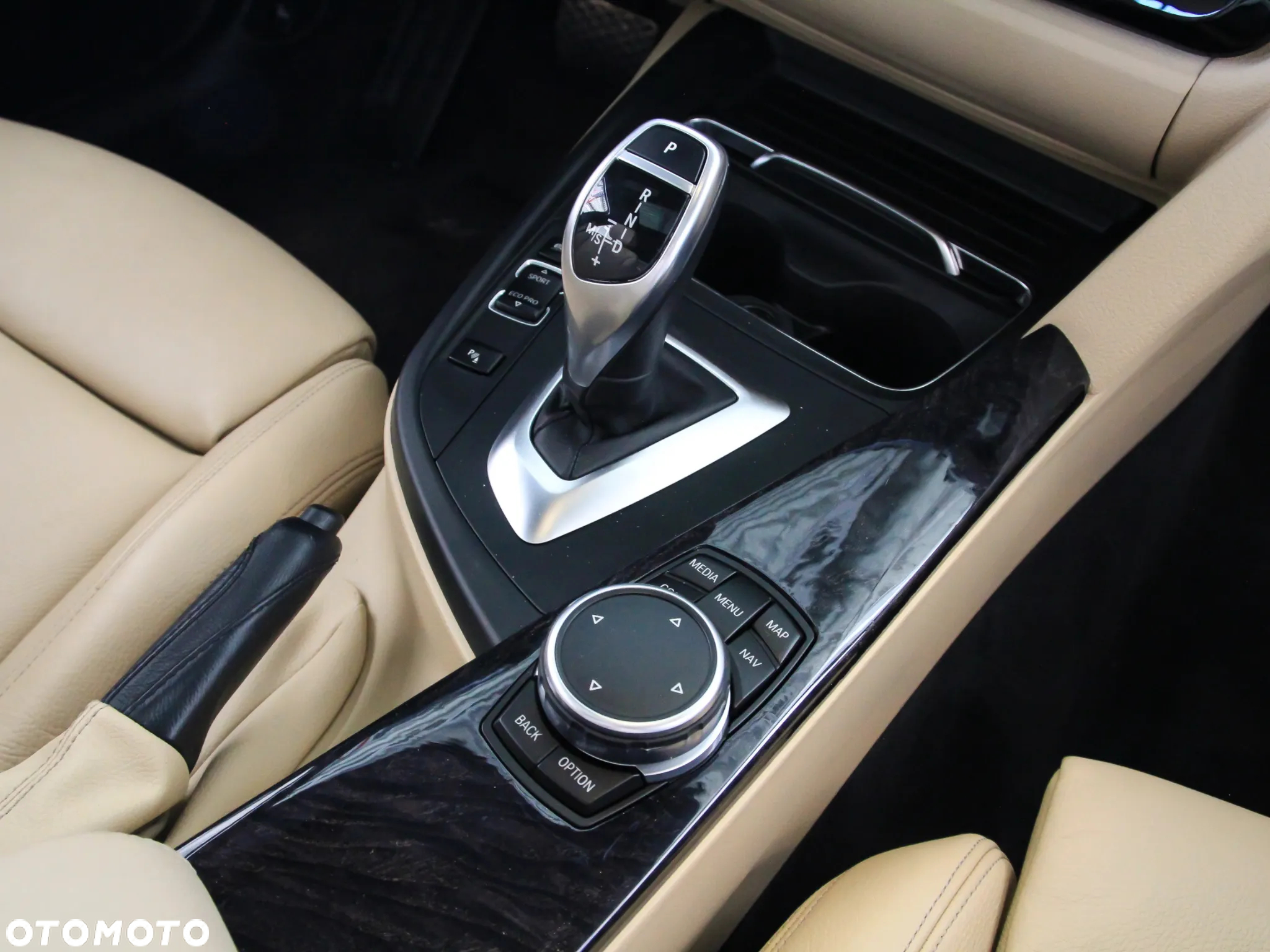 BMW Seria 3 330i GPF xDrive - 15