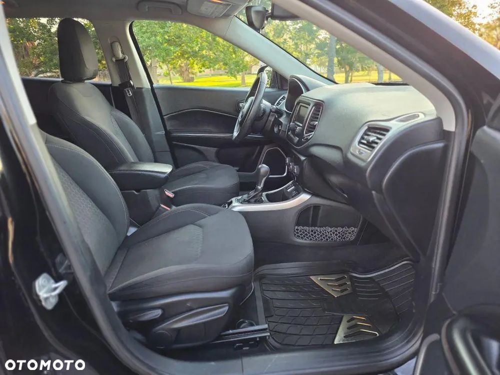Jeep Compass - 11