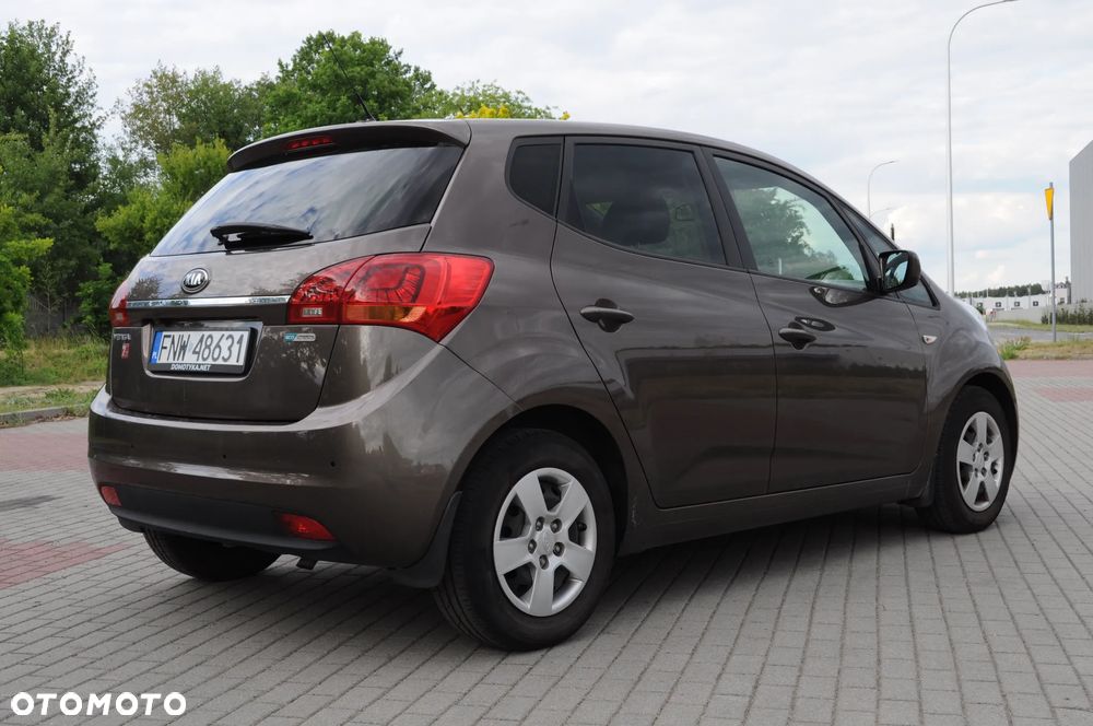 Kia Venga - 8