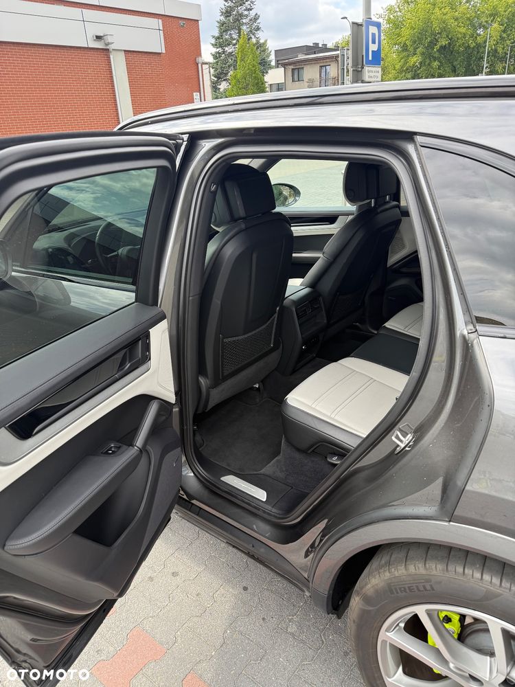 Porsche Cayenne - 6