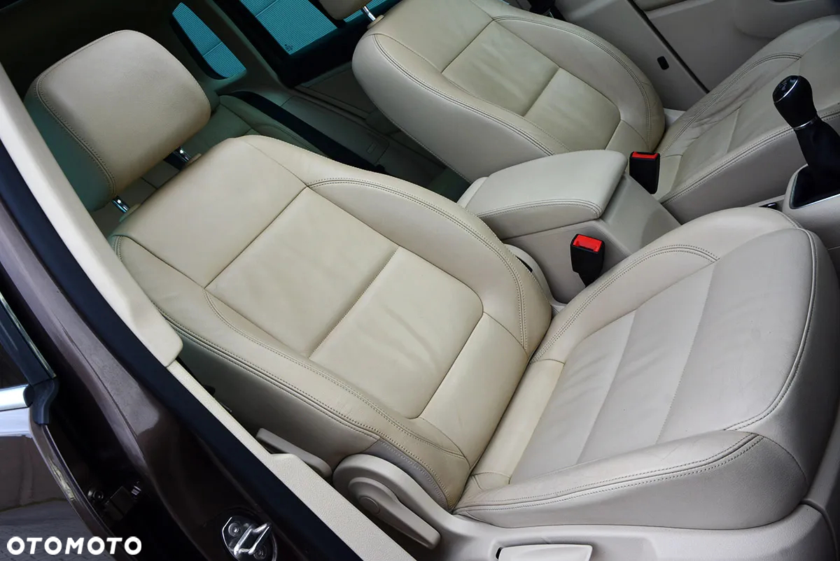 Volkswagen Tiguan 2.0 TDI DPF BlueMotion Technology Exclusive - 4