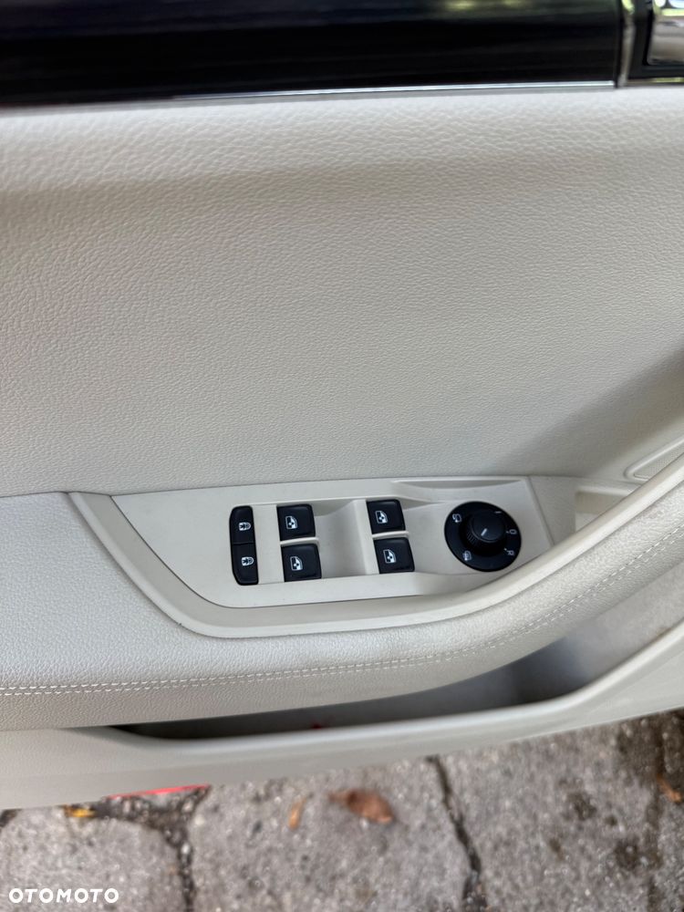 Skoda Superb 2.0 TDI Style DSG - 25