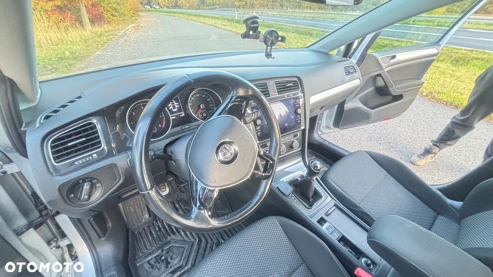 Volkswagen Golf - 12
