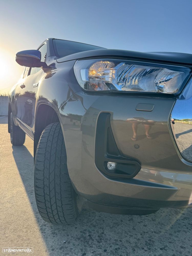 Toyota Hilux 2.4 D-4D 4WD Trial - 5