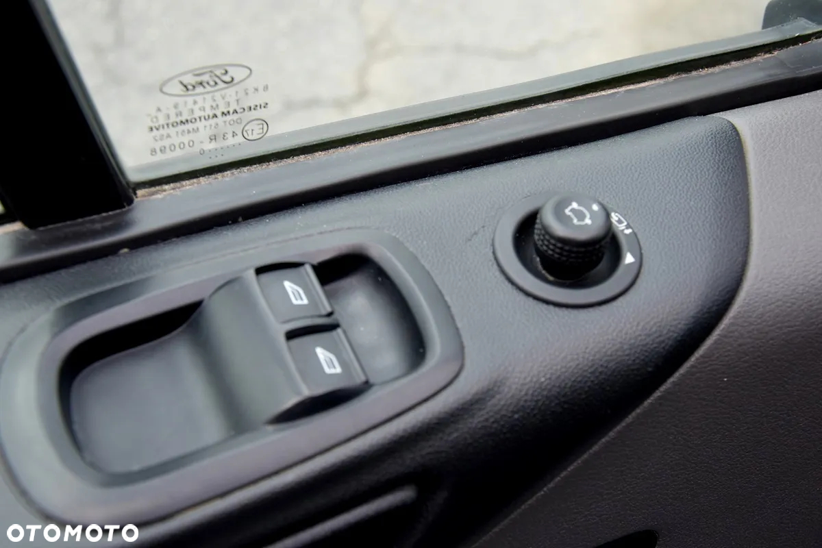 Ford TRANSIT CUSTOM 300 L2H1 - 21