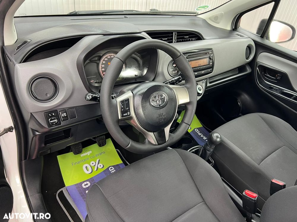 Toyota Yaris 1.0 VVT-i - 9