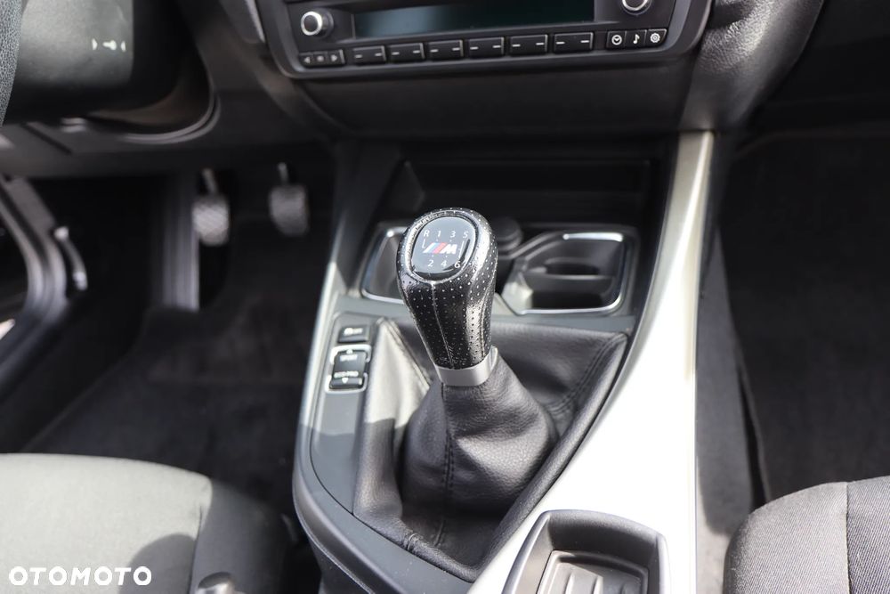 BMW Seria 1 114i - 31