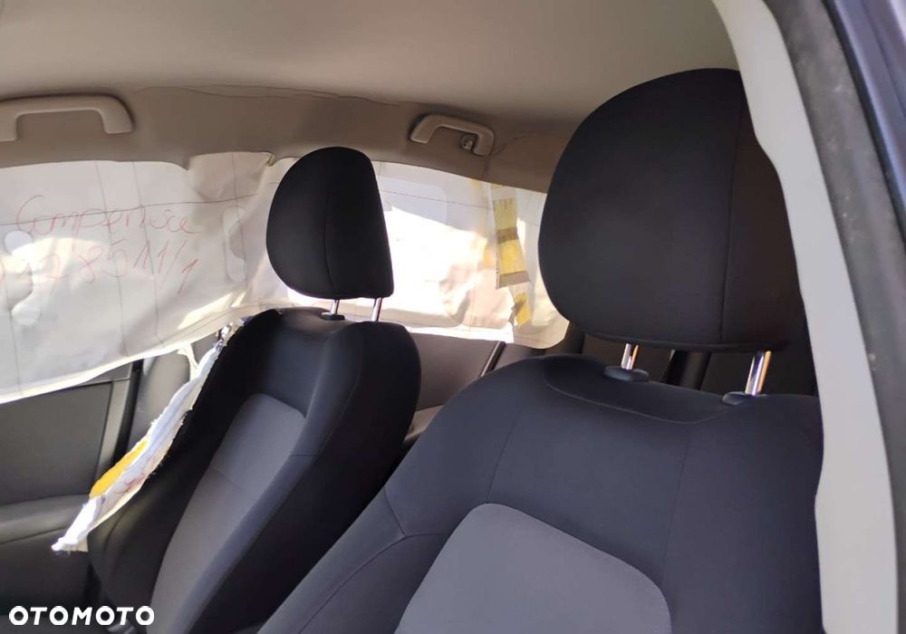 Toyota Avensis - 9