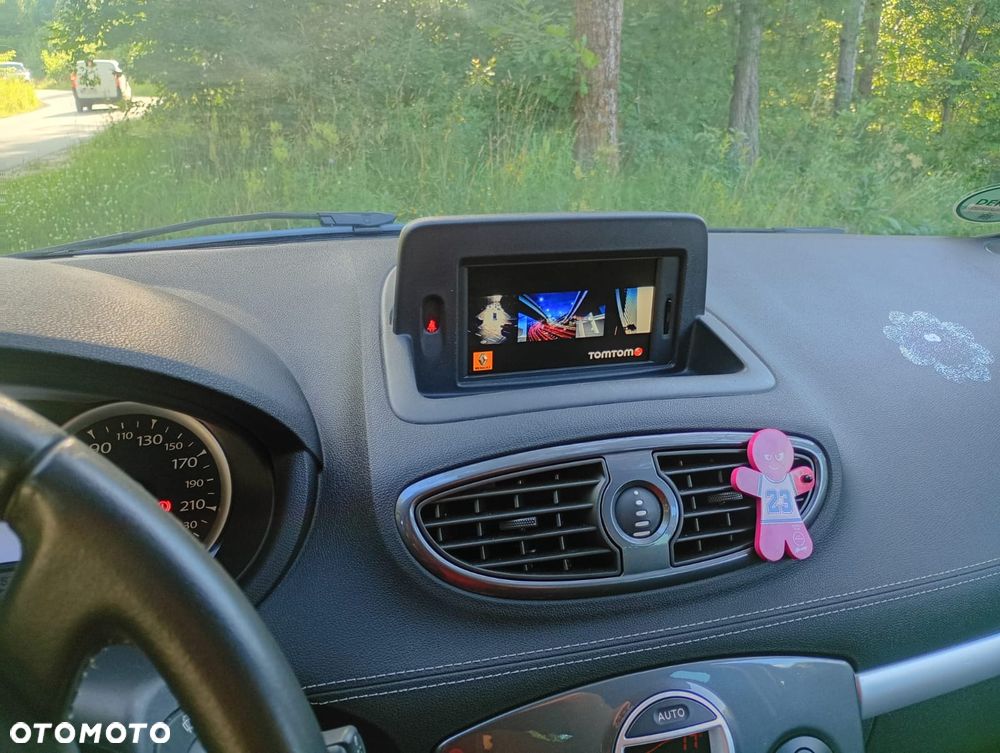 Renault Clio 1.2 16V Dwudziestka - 12