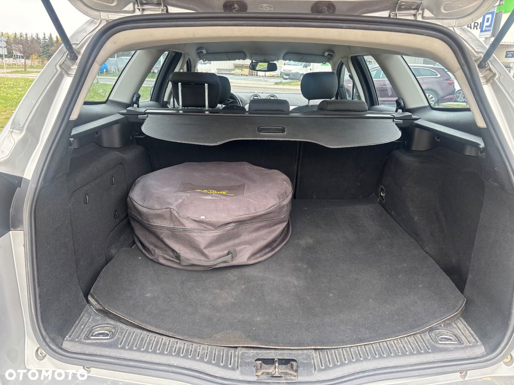 Ford Mondeo 2.5 Titanium - 17