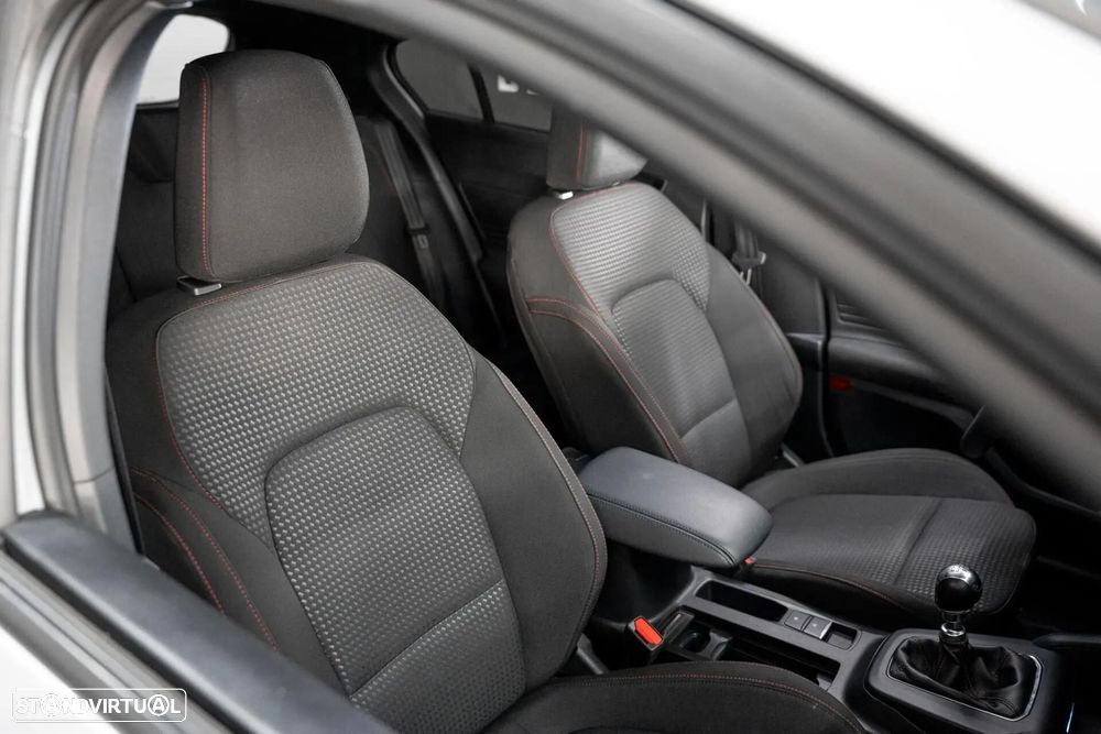 Ford Focus 1.0 EcoBoost MHEV ST-Line - 22