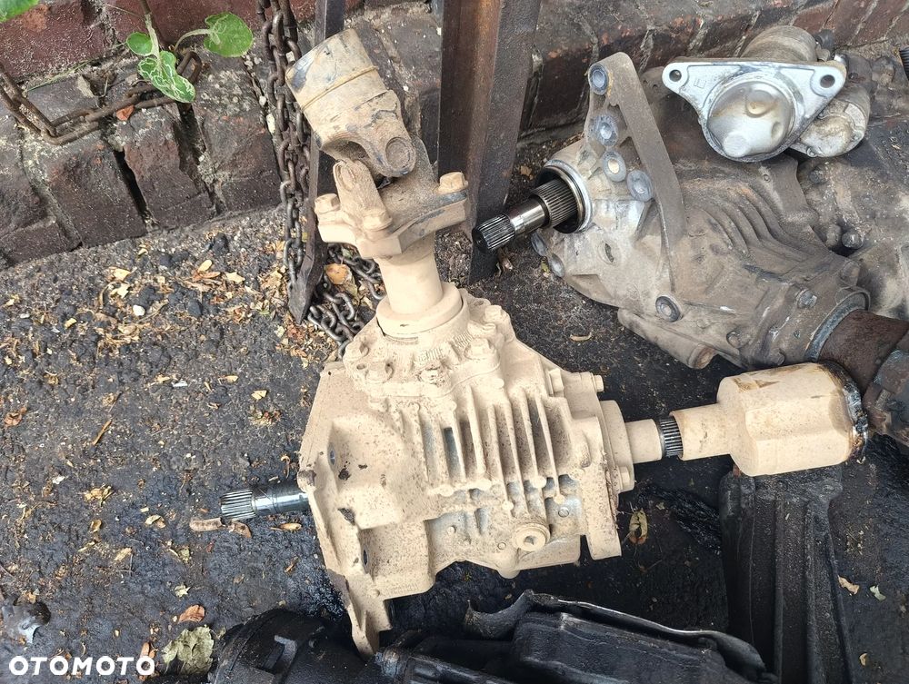 REDUKTOR DACIA DASTER 1.5 DCI 15R 8200988059 - 1