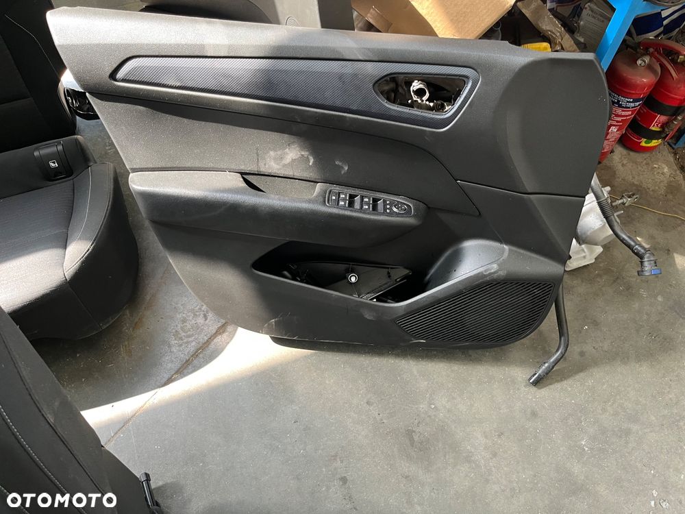 Fotele komplet wnętrze Renault Arkana - 6