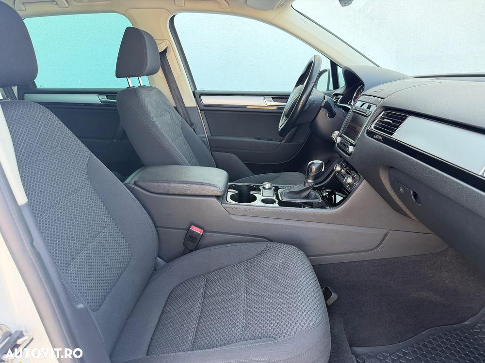 Volkswagen Touareg 3.0 V6 TDI SCR Blue Motion DPF Automatik - 13