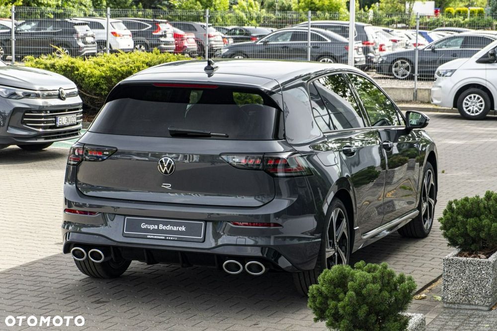 Volkswagen Golf - 8