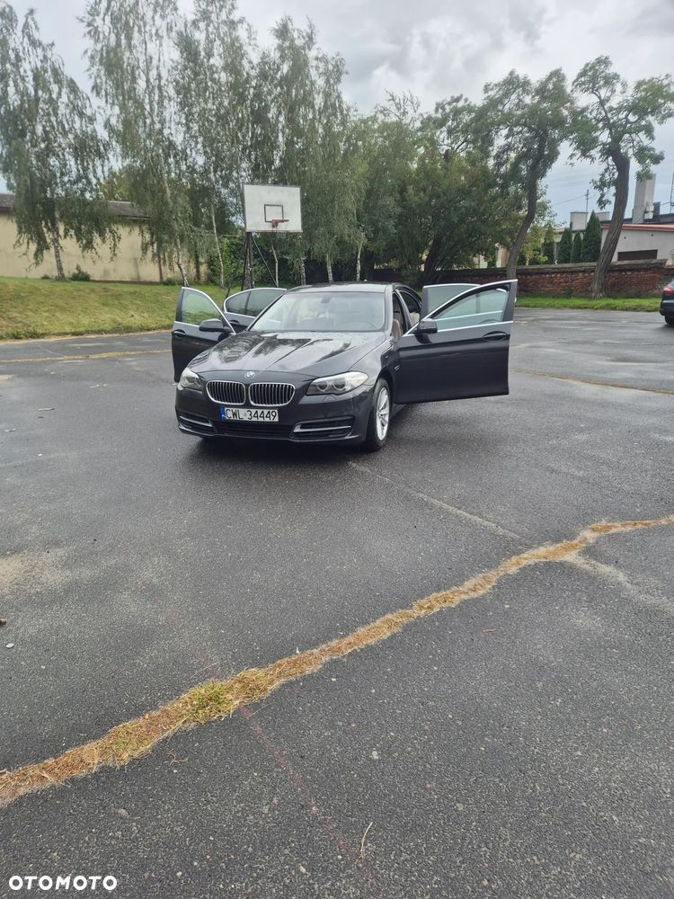 BMW Seria 5 518d - 24