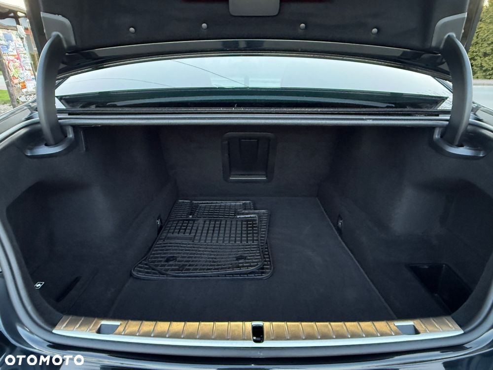 BMW Seria 7 730Ld xDrive mHEV - 35