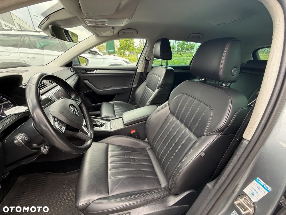 Skoda Superb 2.0 TDI Style DSG - 25