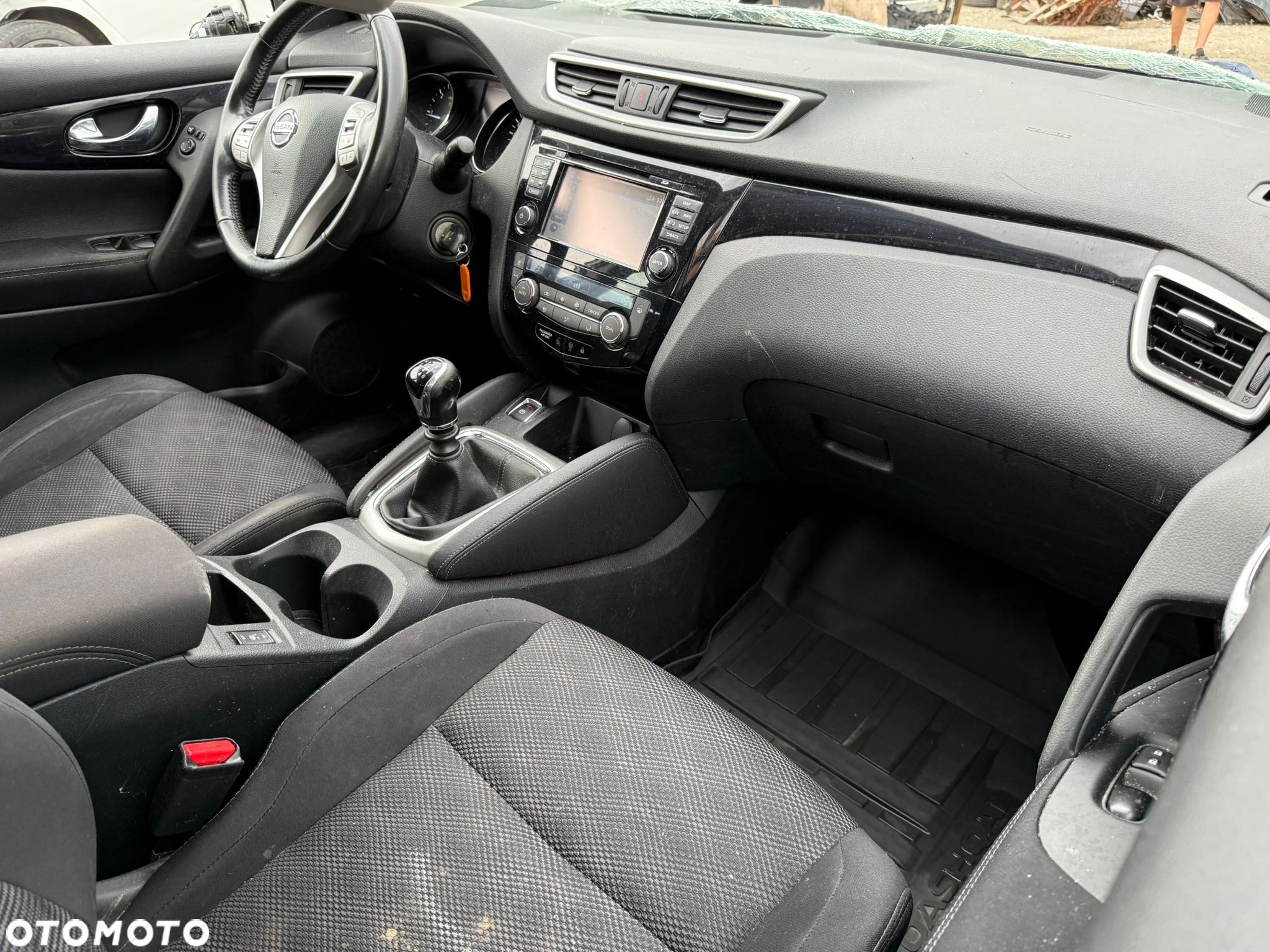 Nissan Qashqai 1.6 dCi TEKNA - 17