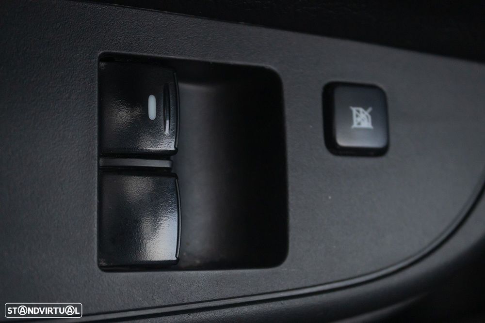 Mitsubishi L200 2.3 DI-D Space Cab Campera 4WD - 18