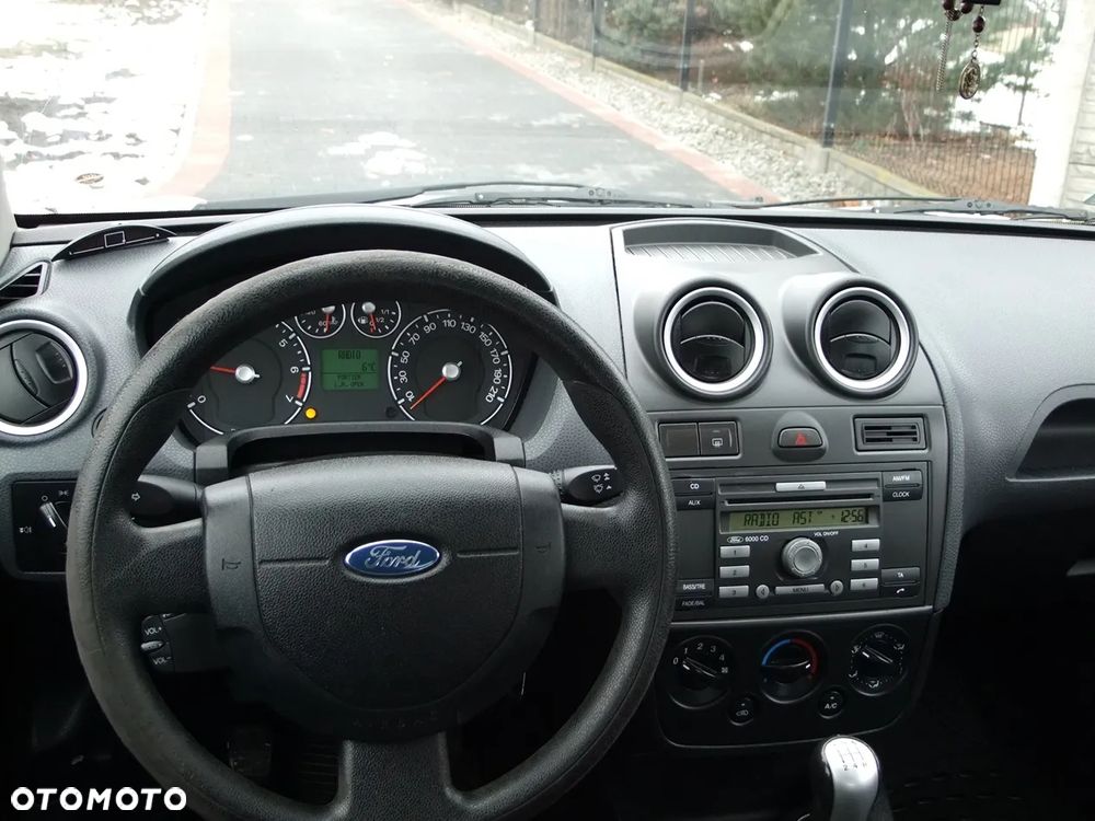 Ford Fiesta 1.4 - 9