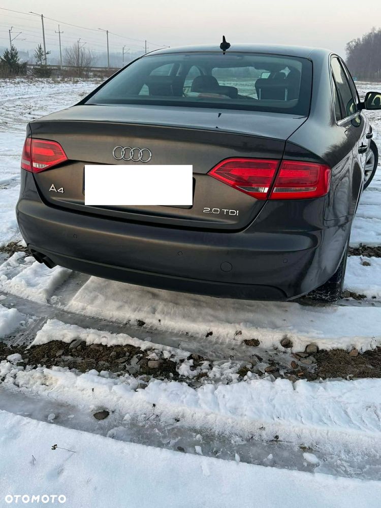 Audi A4 Limousine - 4