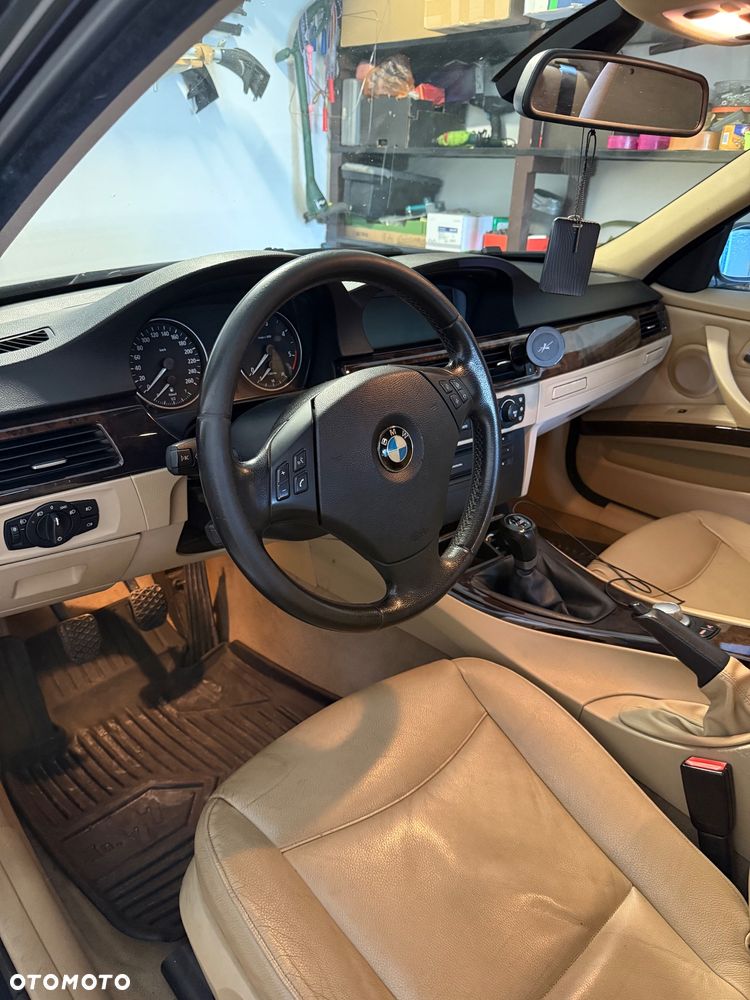 BMW Seria 3 330d - 3