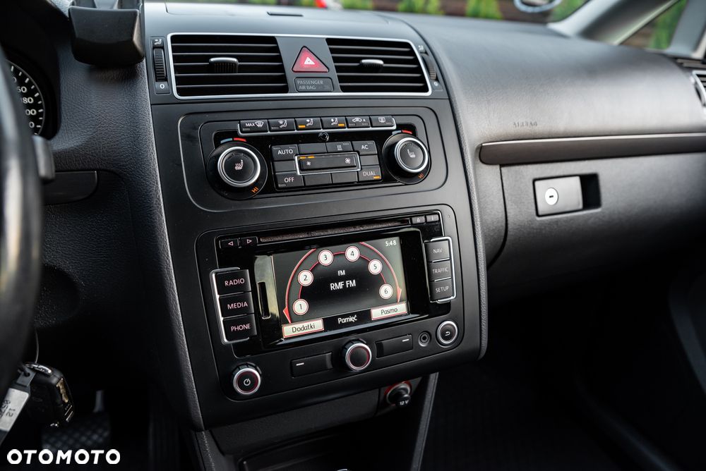 Volkswagen Touran 2.0 TDI DPF DSG Highline - 24
