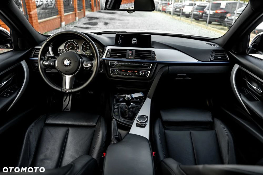 BMW Seria 3 320d xDrive M Sport - 26