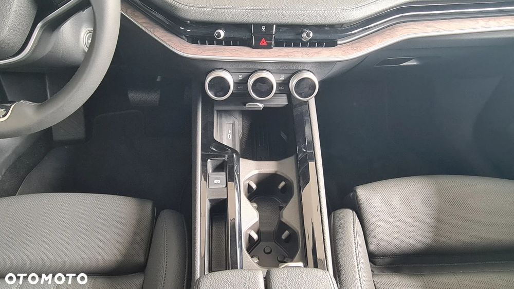 Skoda Superb 2.0 TSI L&K DSG - 21