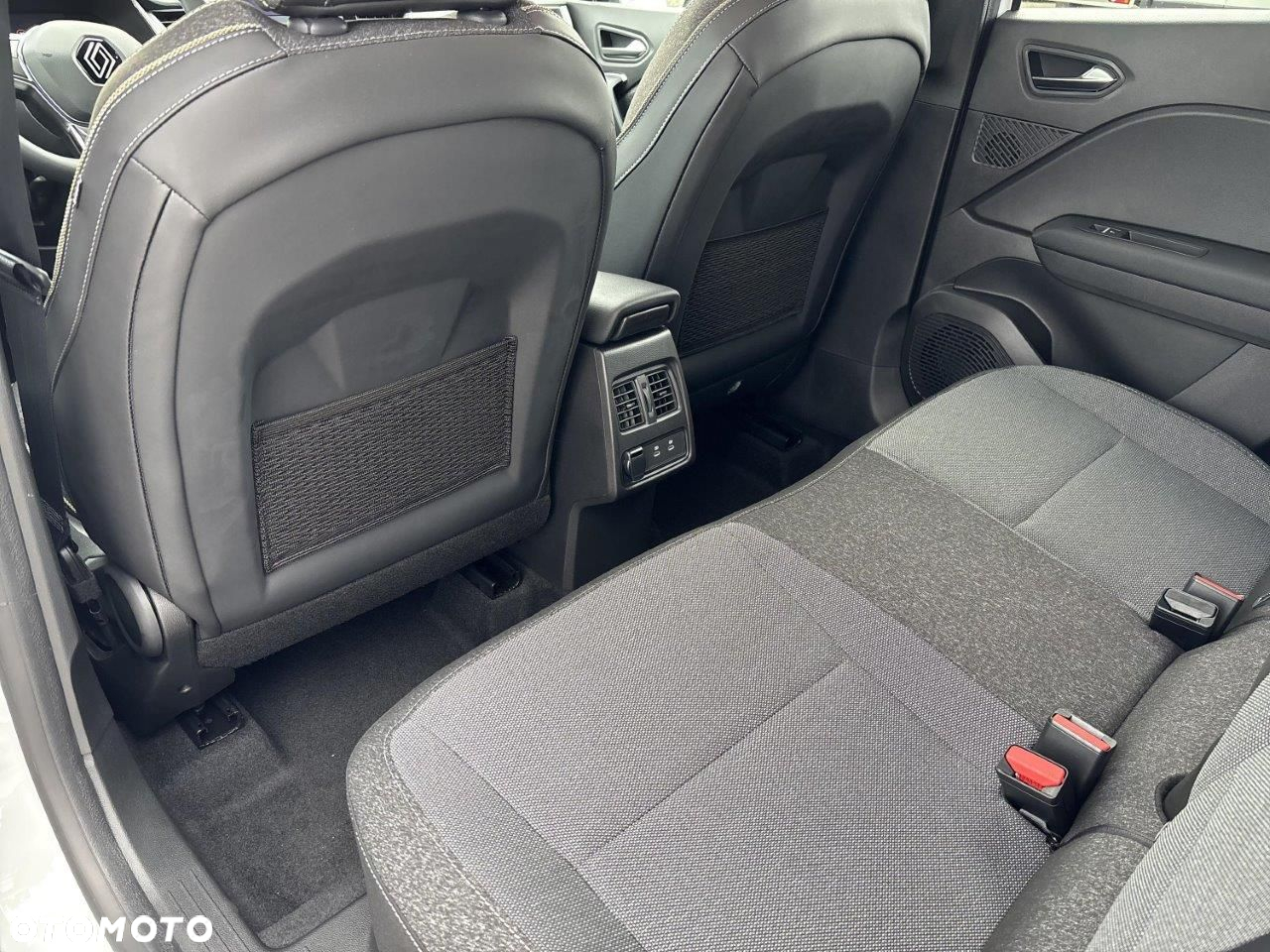 Renault Captur 1.0 TCe Techno - 10