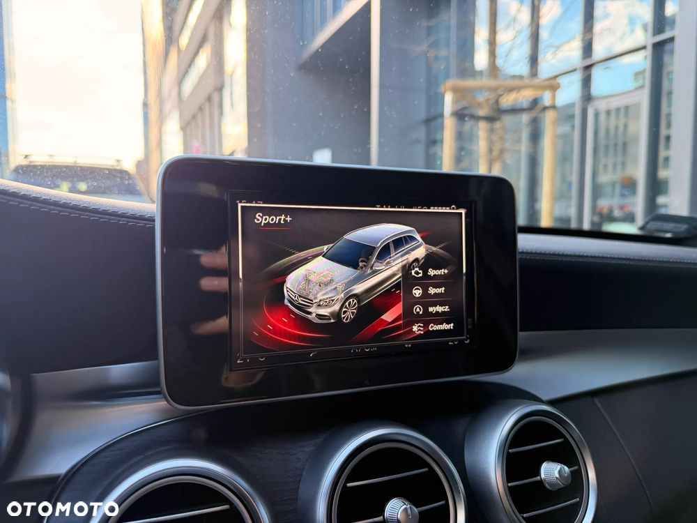 Mercedes-Benz Klasa C 200 4-Matic 9G-TRONIC - 25