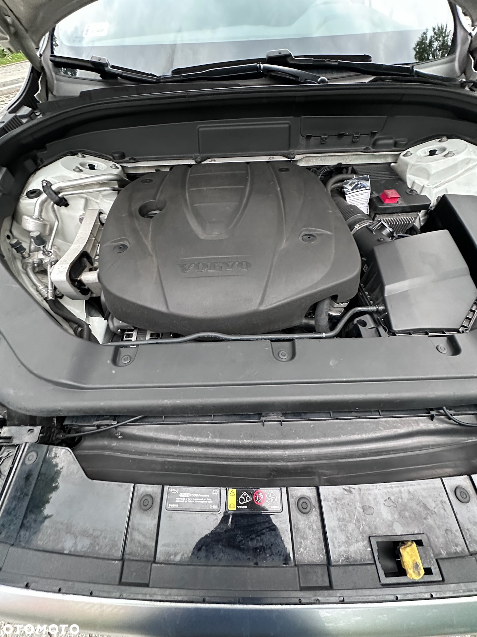 Volvo XC 60 D5 SCR AWD R-Design - 22