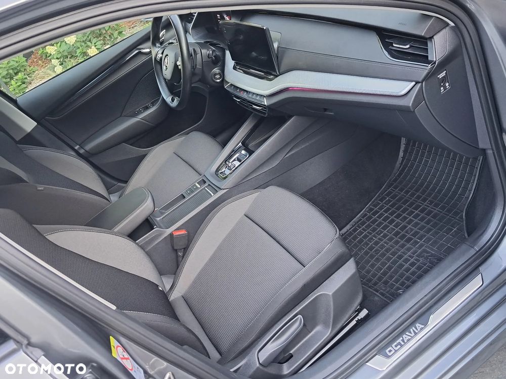 Skoda Octavia 2.0 TDI DSG Exclusive - 31