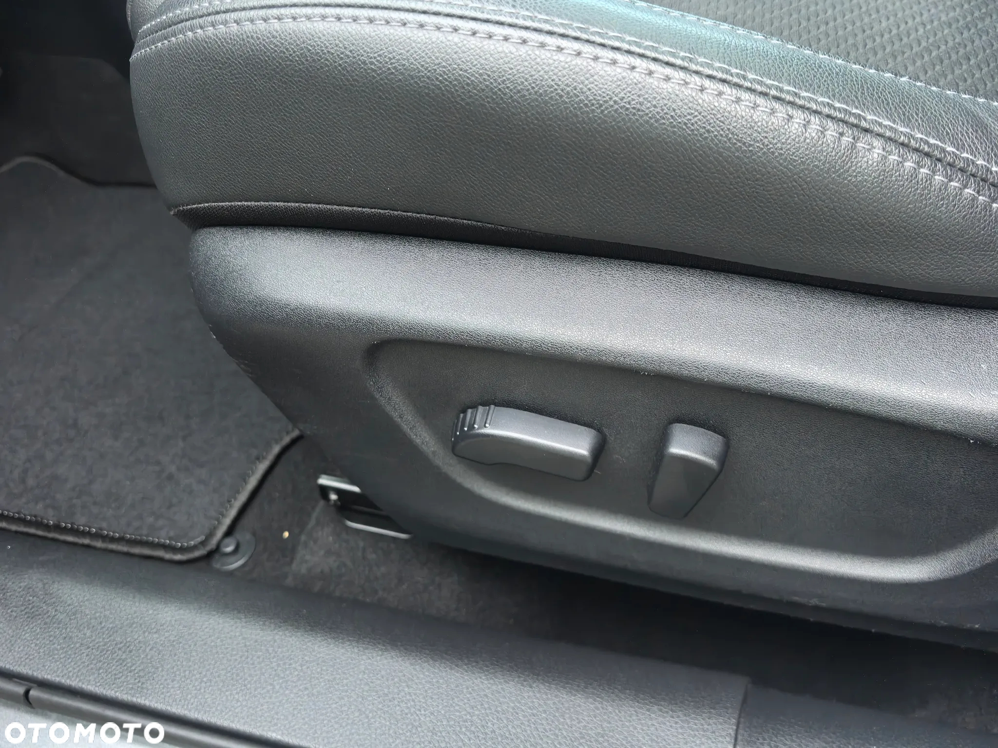 Nissan Qashqai 1.6 DIG-T N-Connecta - 34